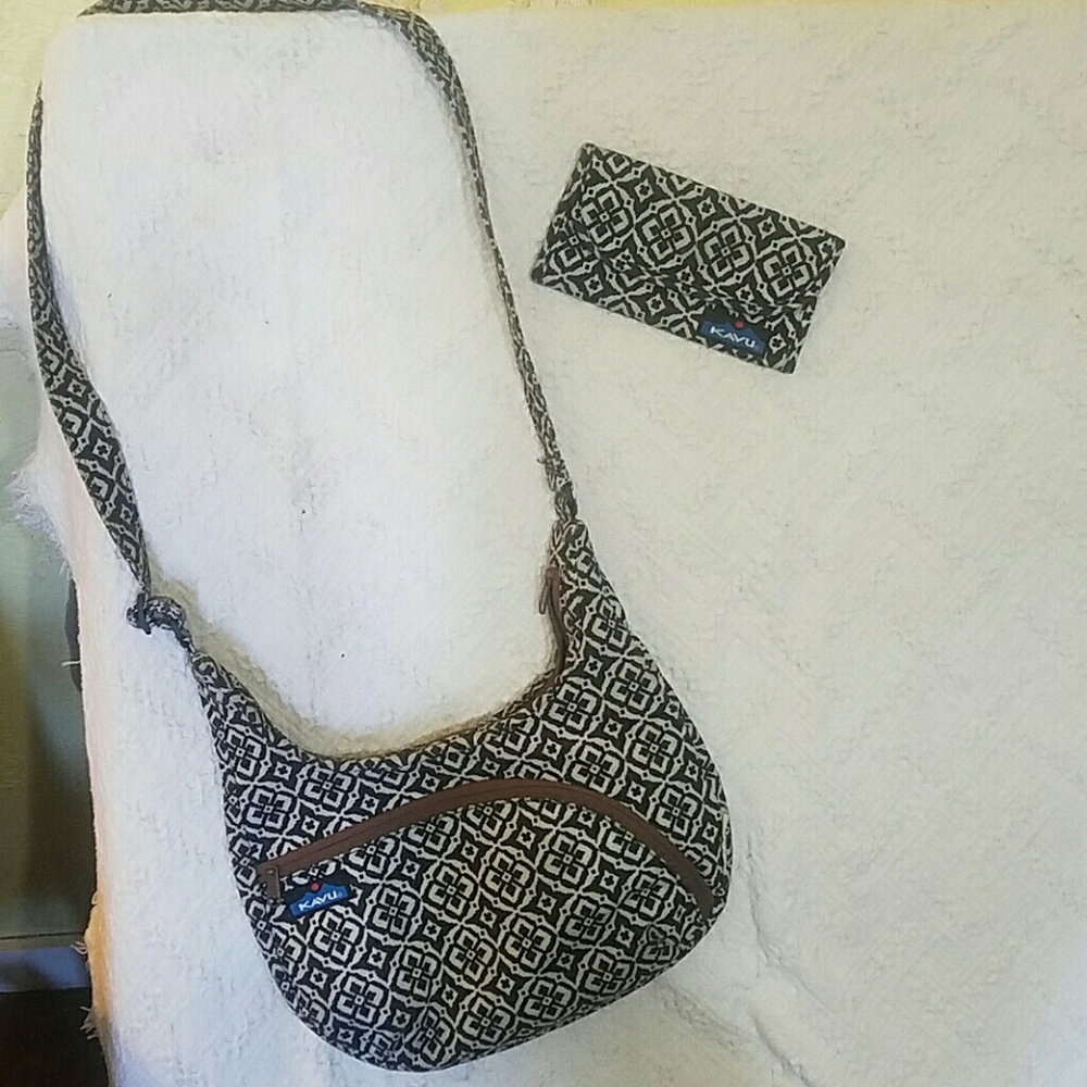 Kavu Satchel with matching wallet Limited Edition
